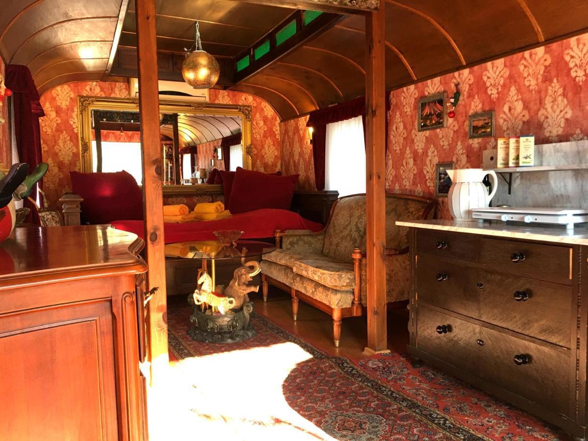 Historischer Zirkuswagen Mit Terrasse Und Blick Ins Gruene วิทเซนเฮาเซน ภายนอก รูปภาพ
